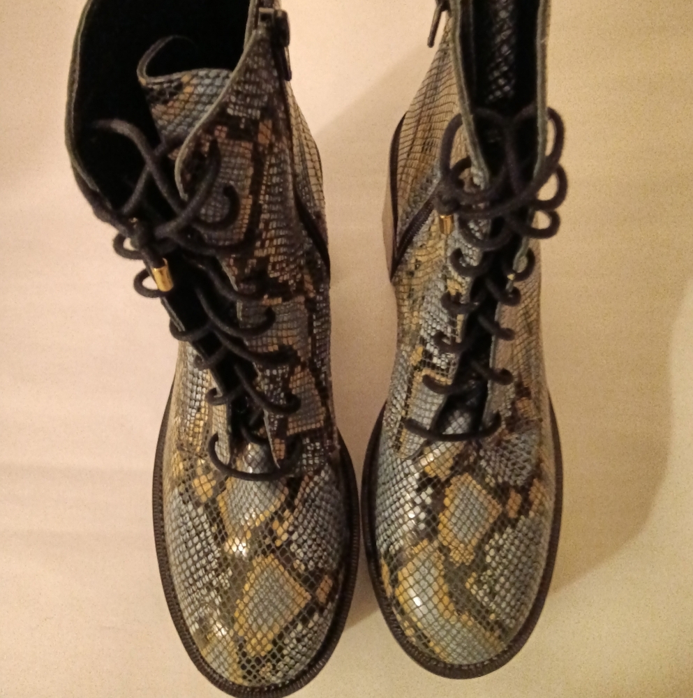 Free People High point Boots Blue , Cream & Black Snakeskin, Size 9- Like NEW